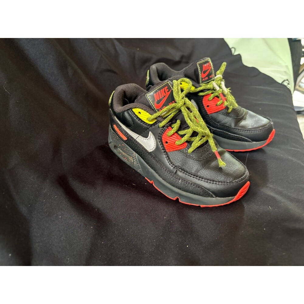 Nike Air Max 90 Kids Boys size 13 c black and red Shoes sneakers